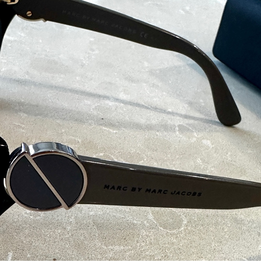 Marc Jacobs sun glasses
